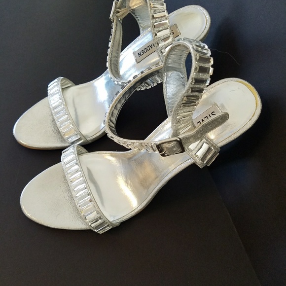 Steve Madden high silver heel sandal/eve/wedding - Picture 5 of 7
